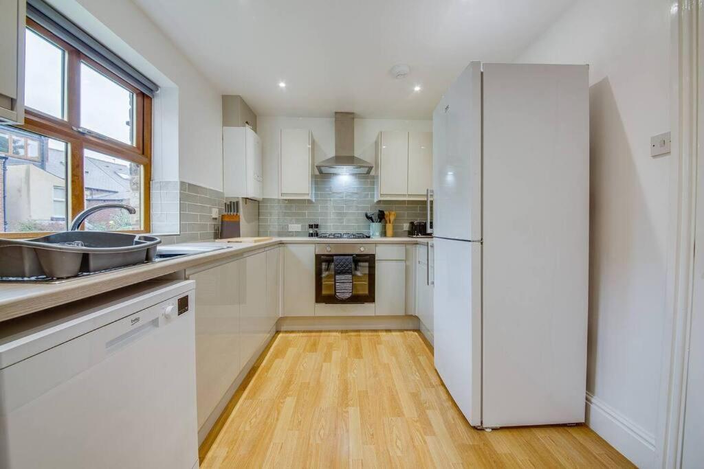Villa Brighton Terrace - Elegant 4 Bed Walkly Exterior foto